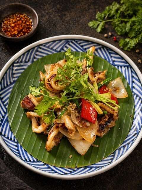 Fried Squid with Garlic Fish Sauce